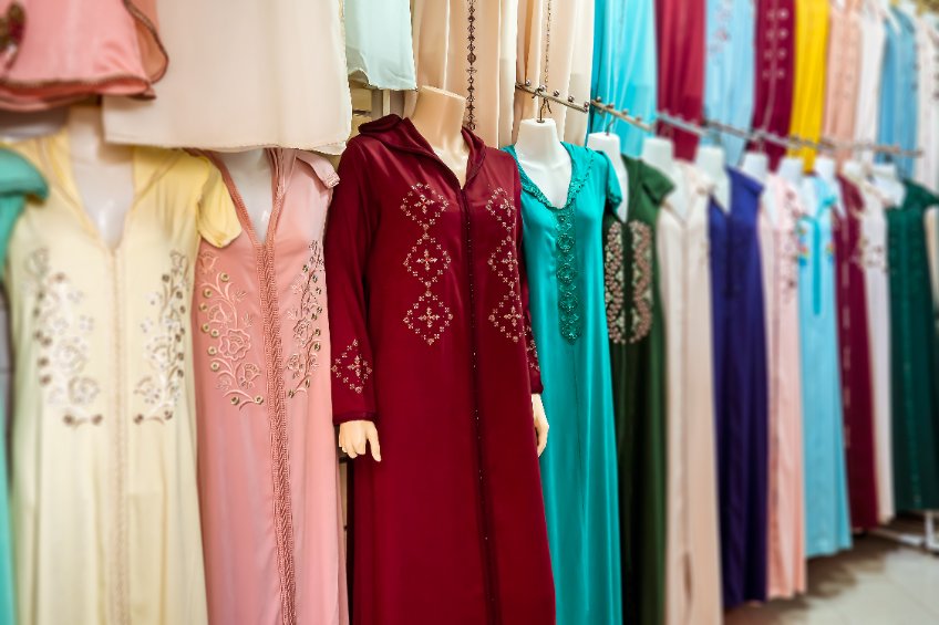 Le caftan révèle la mode entre tradition et modernité.